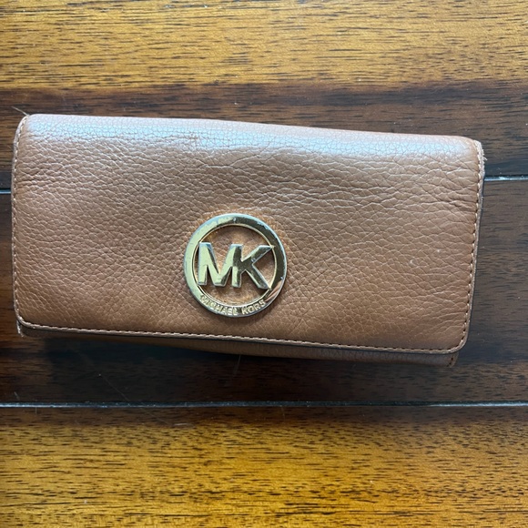 Michael Kors Accessories - Michael Kors Tan Leather Key & Card Holder